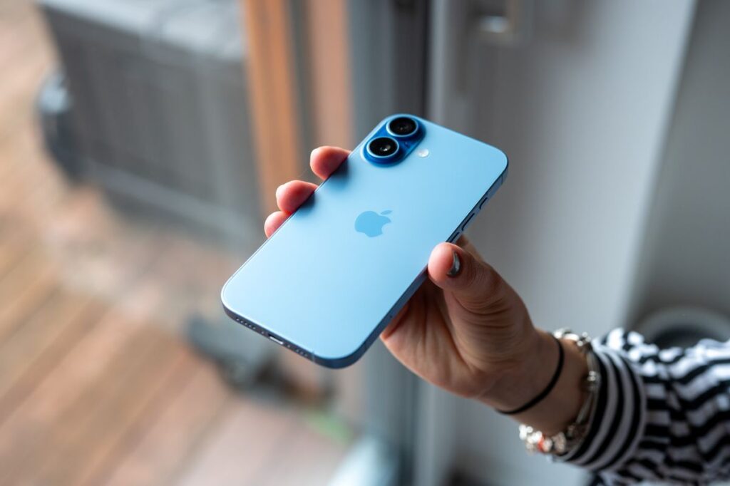Apple Pertimbangkan Peningkatan Kapasitas RAM iPhone 18 Varian Standar