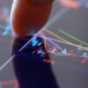 IHSG Ditutup Anjlok 4,52 Persen ke Level 5.342,14