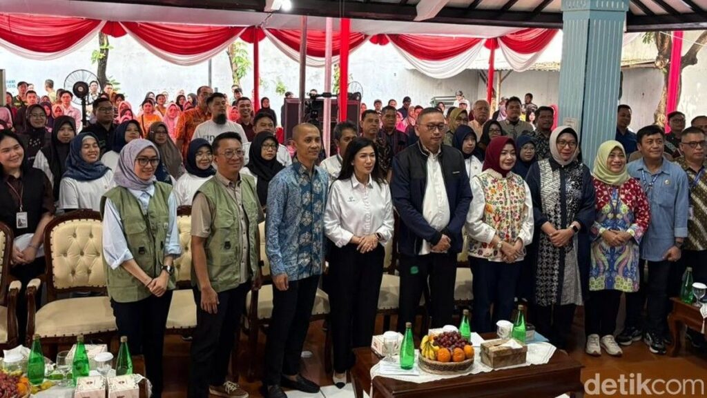 Pemerintah Uji Coba Sistem Digital Bansos Perlinsos di Surabaya