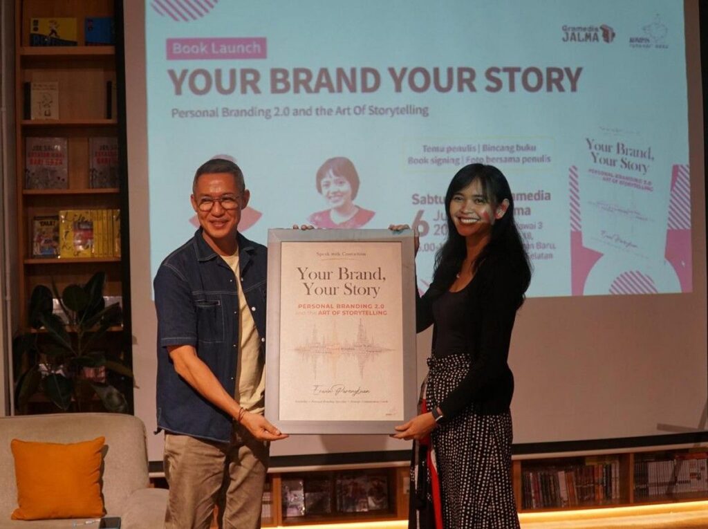 Erwin Parengkuan Rilis Buku Your Brand Your Story Setelah Garap 12 Tahun