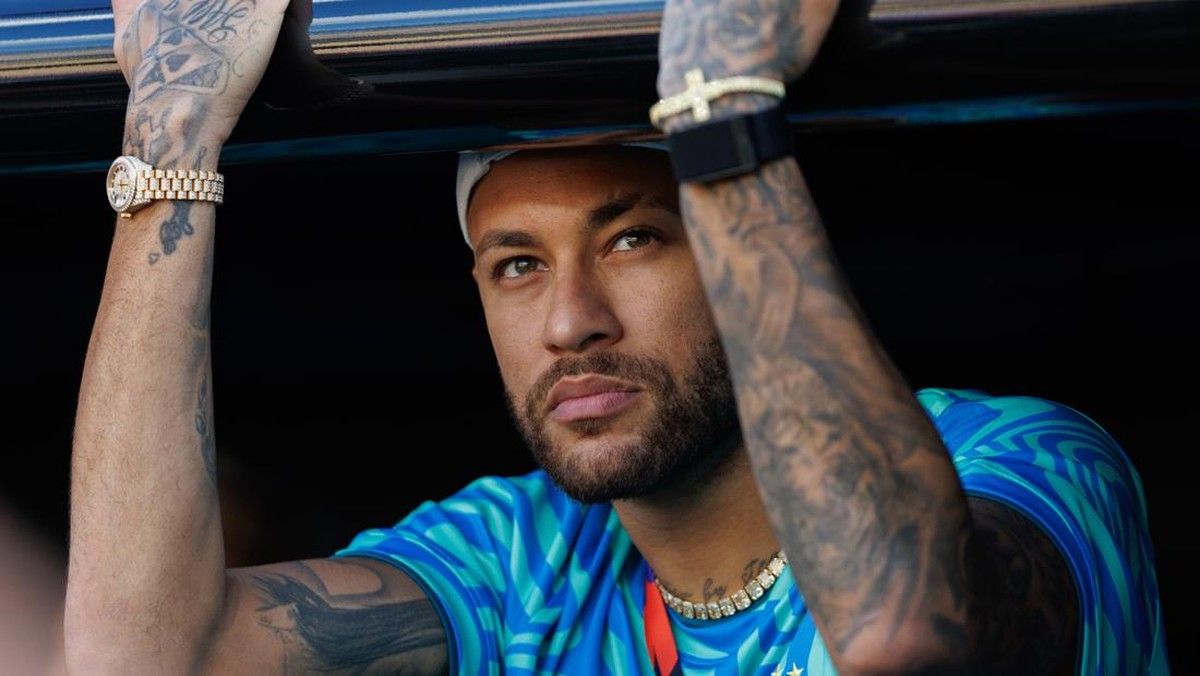 Ada Cedera, Neymar Disebut Jadi Pemain Pertama yang ‘WFH’ di Piala Dunia