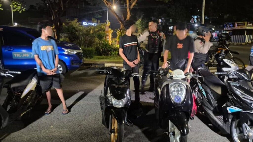 Polisi Bubarkan Balap Liar di Jakarta Timur