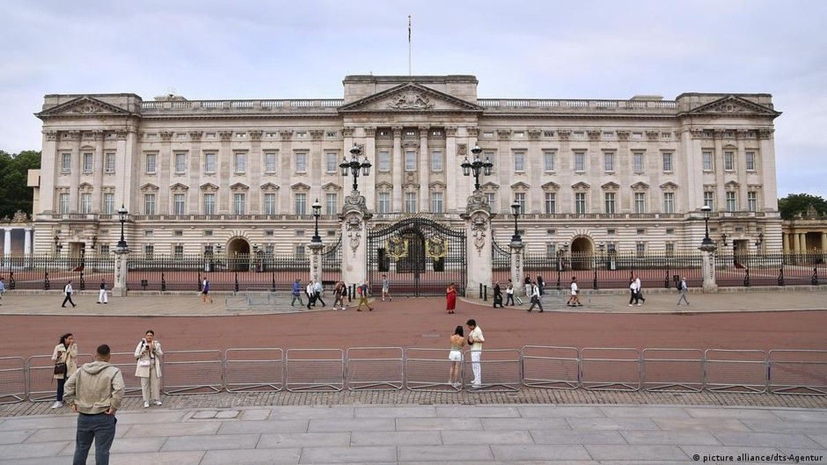 Raja Charles III Tetap Tinggal di Clarence House