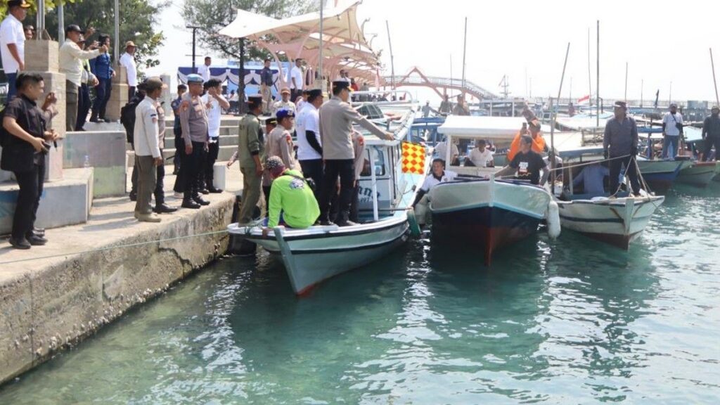 Polres Kepulauan Seribu Gelar Balap Kapal dan Lomba Mancing