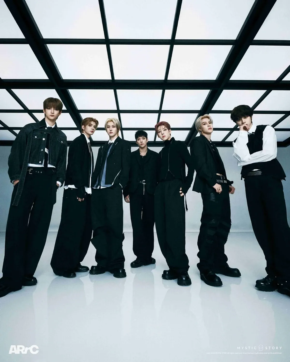 MYSTIC STORY Bubarkan Boyband ARrC Sebelum Genap Dua Tahun
