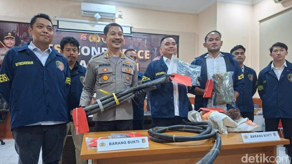 Polda Banten Tangkap Komplotan Pencuri Kabel Sinyal KRL Maja-Daru