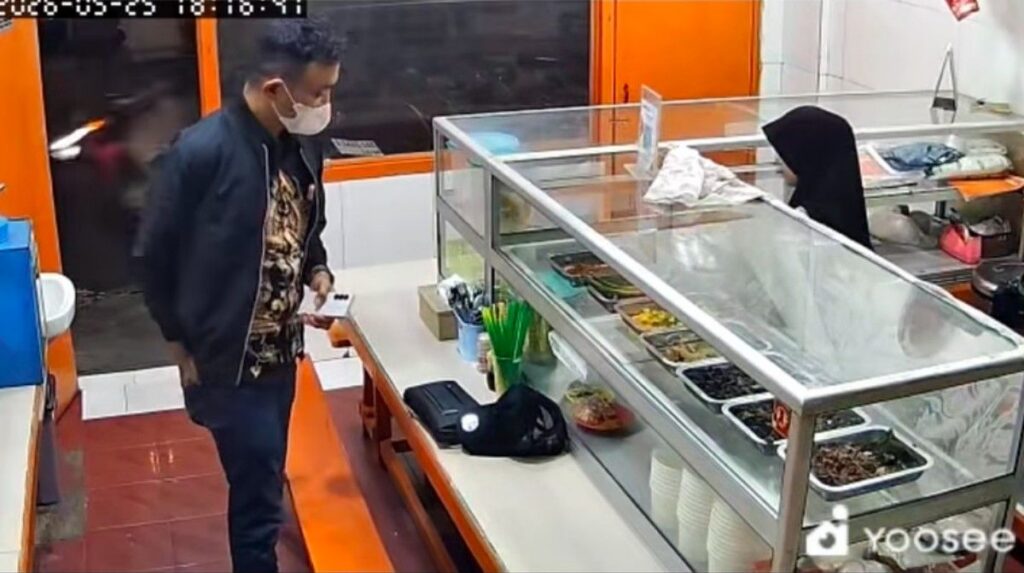 Polsek Tebet Tangkap Pencuri Motor Bermodus Test Drive dengan Ponsel Replika