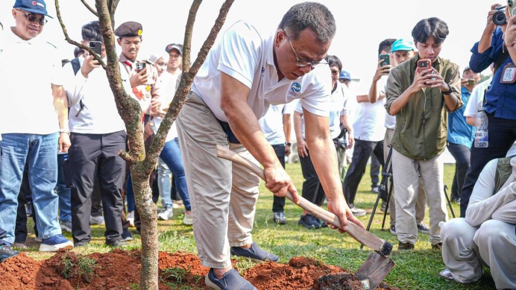 KLH Targetkan Tanam Dua Miliar Pohon di Seluruh Indonesia