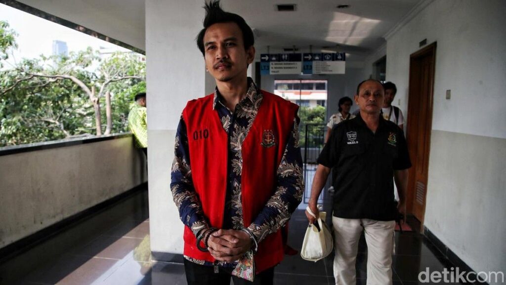 Polisi Tangkap Adam Deni Usai Rusak Ruko di Jakarta Utara