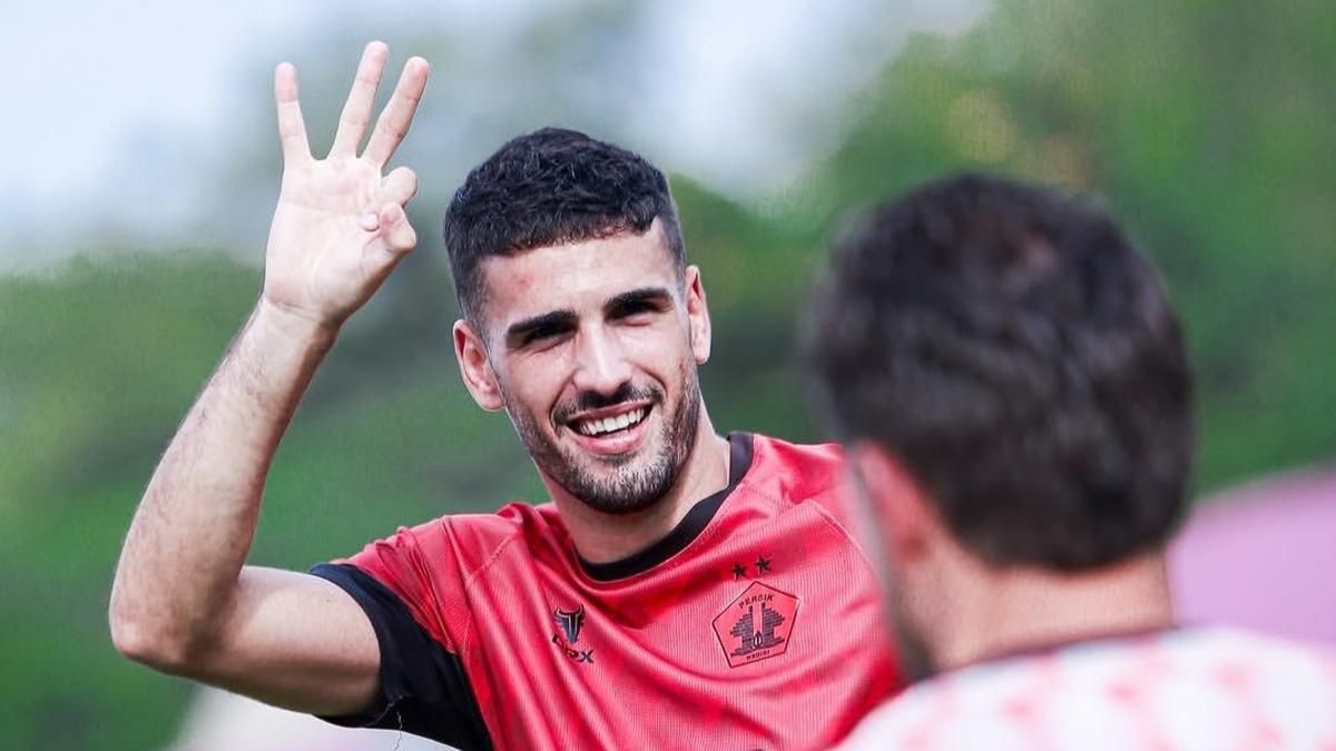 Persik Kediri Perpanjang Kontrak Kiko Carneiro Hingga Tahun 2028