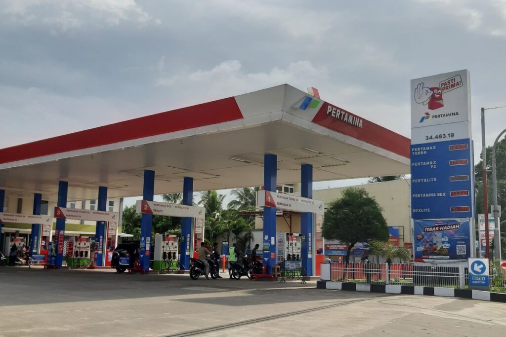 Kenaikan Harga Pertamax Membengkak Biaya Pengisian BBM Mobil LMPV