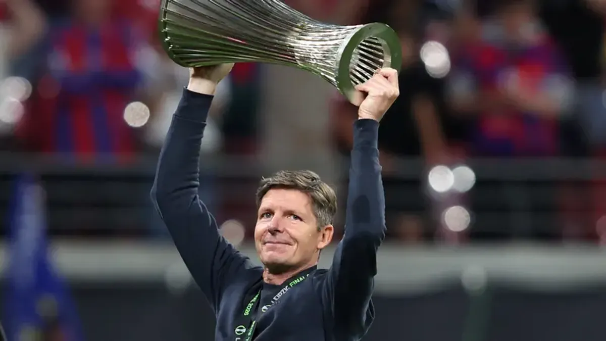 Oliver Glasner Tinggalkan Crystal Palace Setelah Persembahkan Tiga Gelar