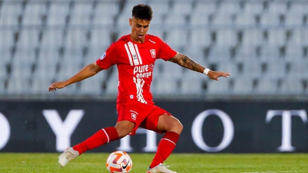 Mees Hilgers Mangkir Latihan, FC Twente Sampaikan Kekecewaan