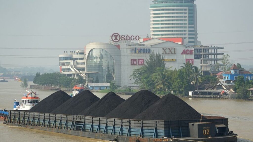 PLN Tunda Pembayaran Pasokan Batu Bara Penambang hingga Tiga Bulan