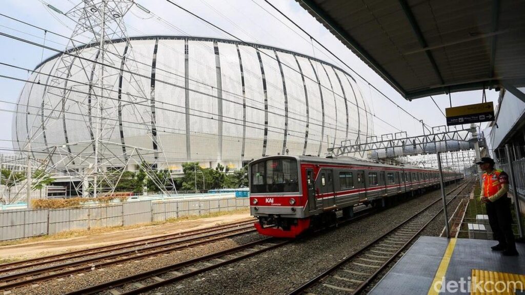 Kemenhub Resmikan Operasional Stasiun KRL Jakarta International Stadium