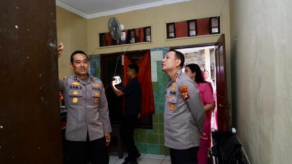 Polres Metro Jakarta Pusat Bedah Rumah Anggota Sakit di Jaktim