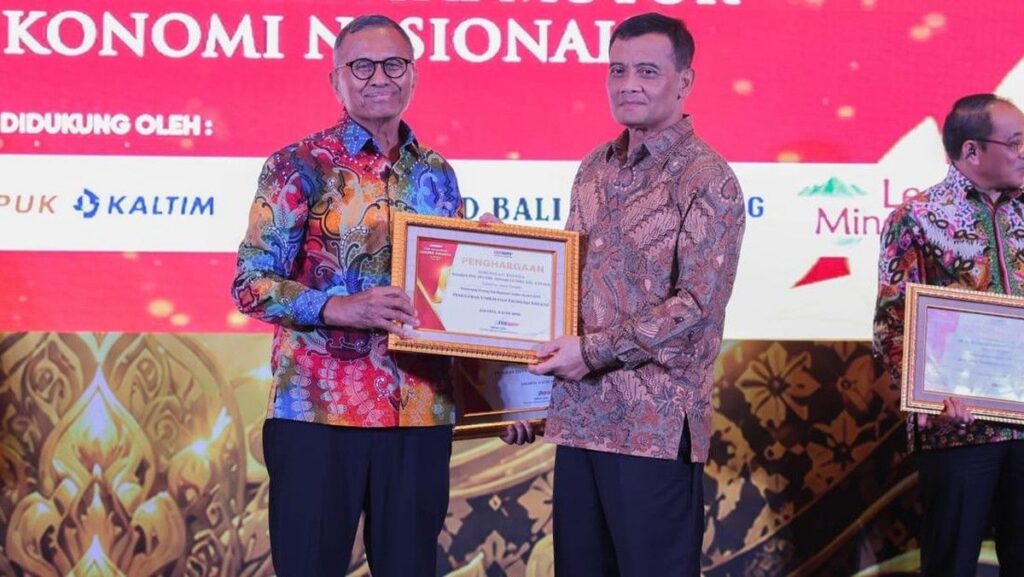 Ahmad Luthfi Raih Penghargaan Penggerak UMKM dan Ekonomi Kreatif 2026