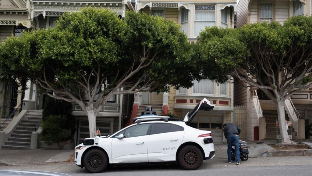 Polisi Frustrasi Selidiki Pencurian yang Libatkan Taksi Robot Waymo