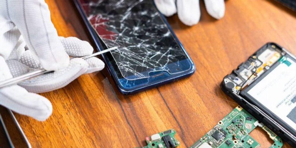 Apakah Smartphone Sengaja Didesain Agar Cepat Rusak?