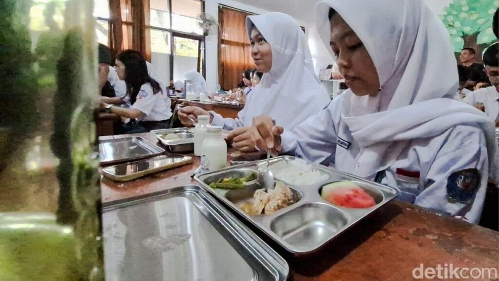 DPR Dukung Efisiensi Program Makan Bergizi Gratis Anak SMA