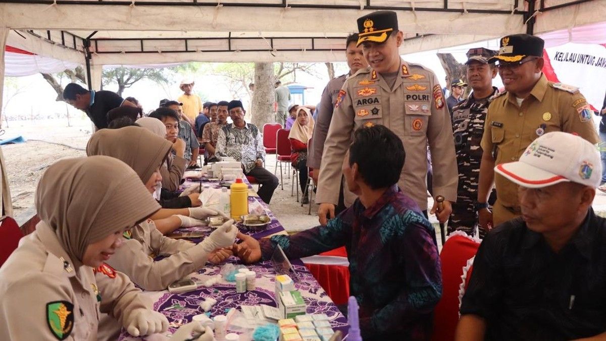Polres Kepulauan Seribu Gelar Bakti Sosial di Pulau Untung Jawa