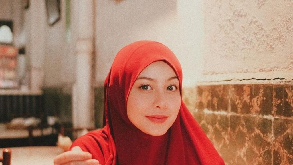 Awkarin Serahkan Rp10 Juta Saat Diperiksa Kasus Umrah Hanania Travel