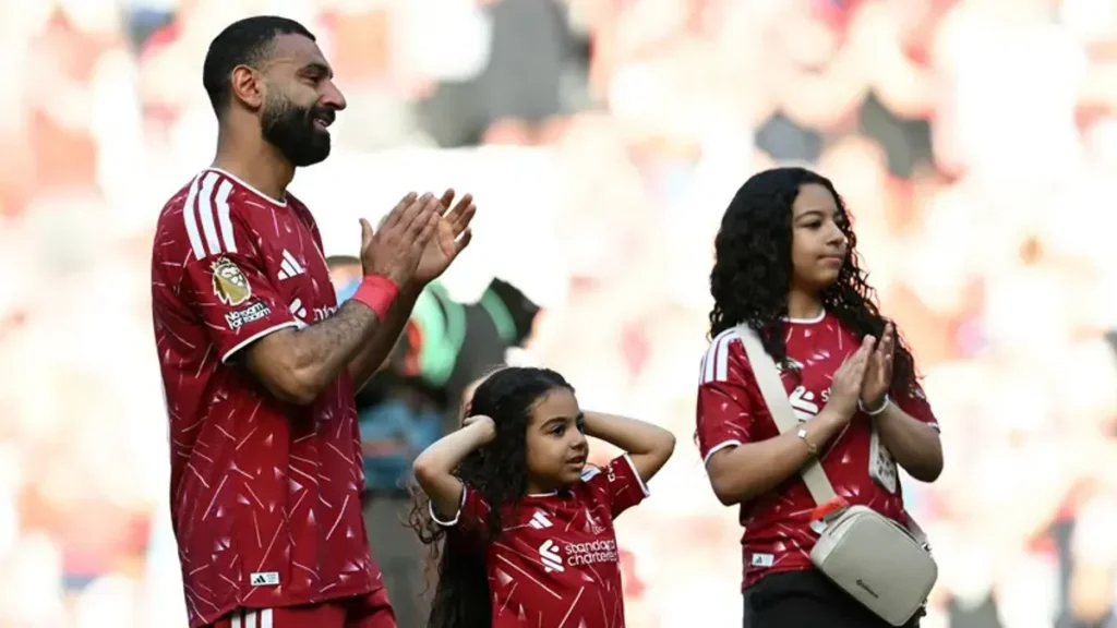Ahmed El Shenawy Ungkap Mohamed Salah Belum Tentukan Masa Depan