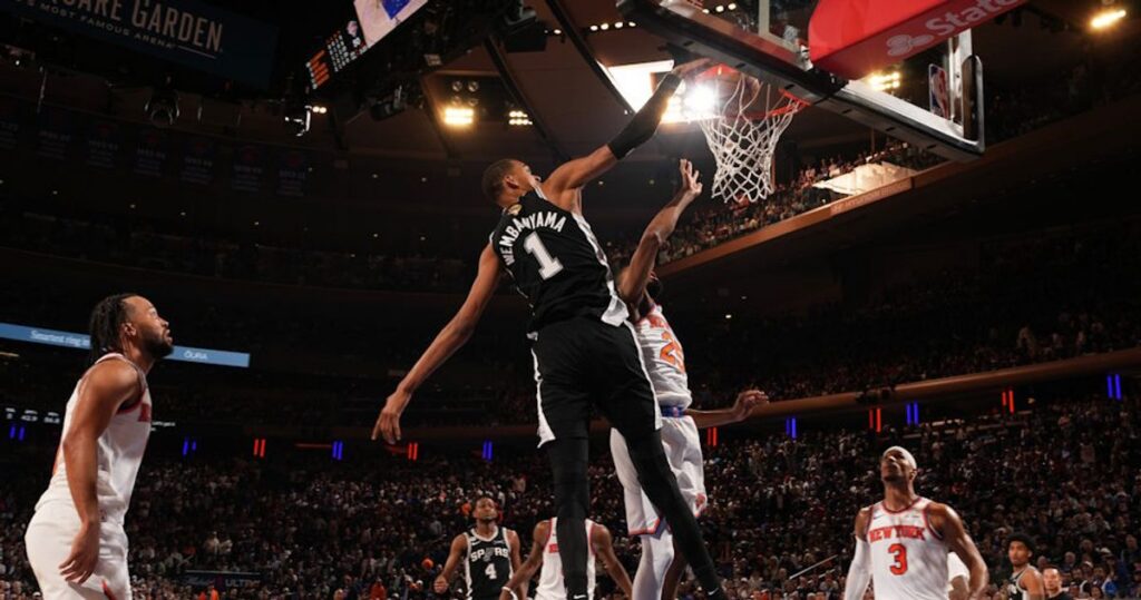 San Antonio Spurs Tekuk New York Knicks 115-111 di Final NBA Game 3