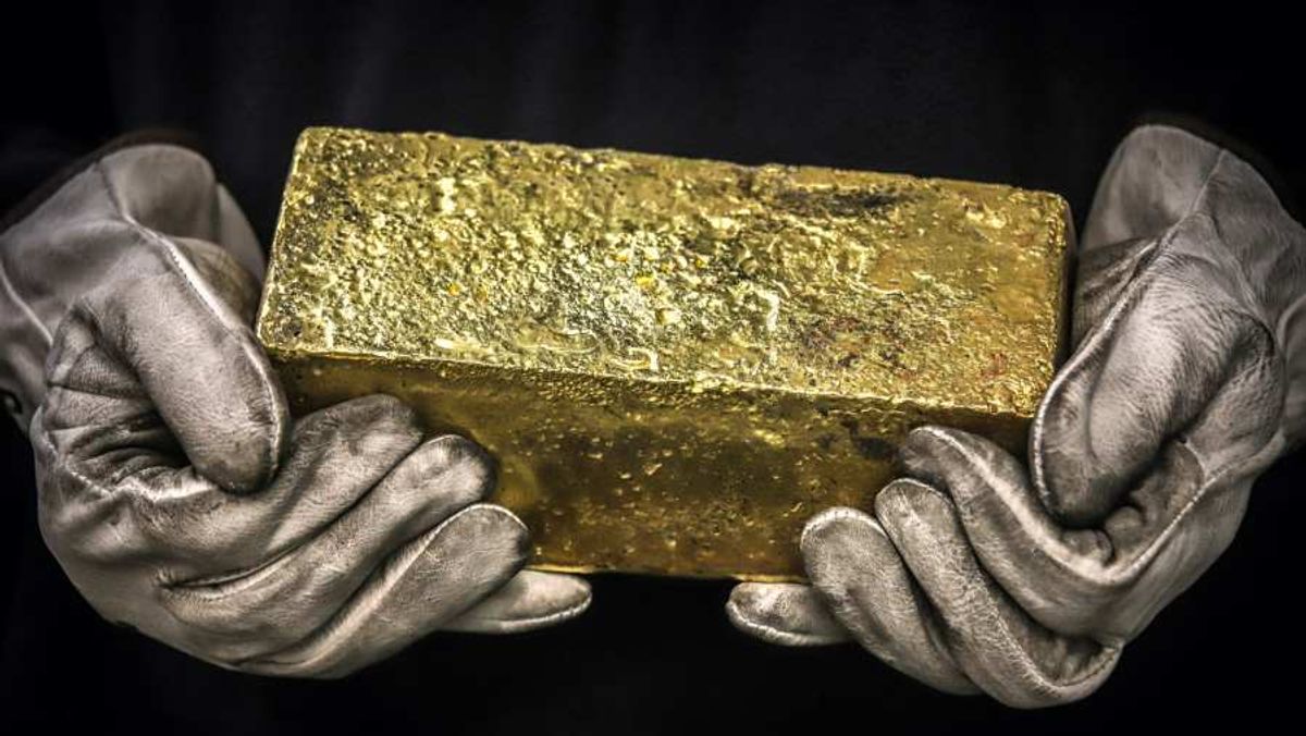Harga Emas Dunia Turun ke Level Terendah dalam Dua Bulan