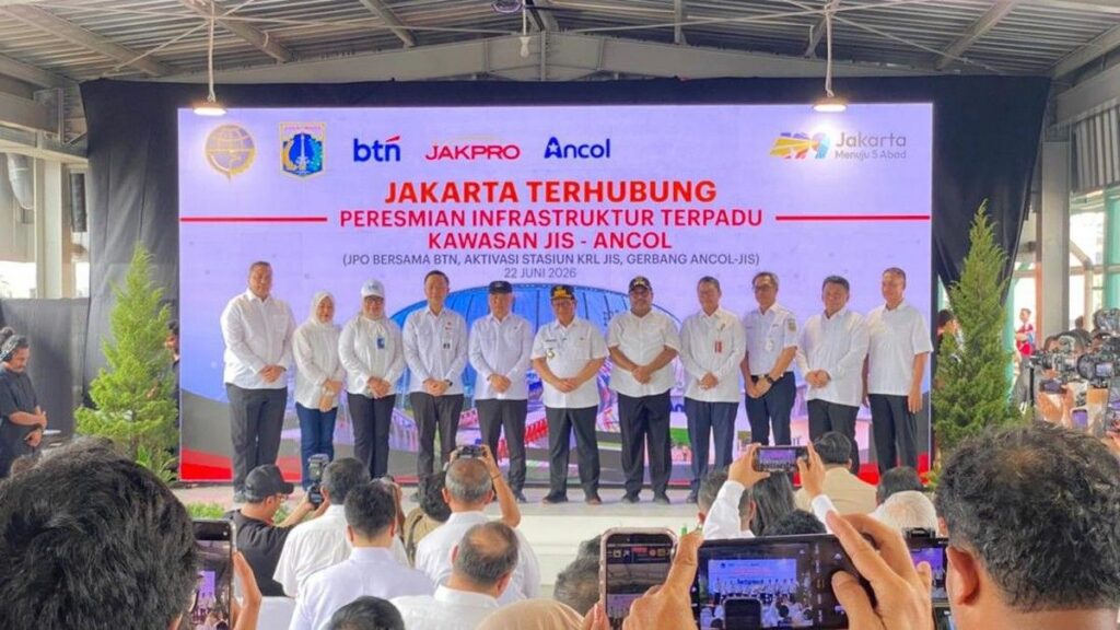 Pramono Anung Resmikan Jembatan Penghubung Ancol dan Stasiun JIS