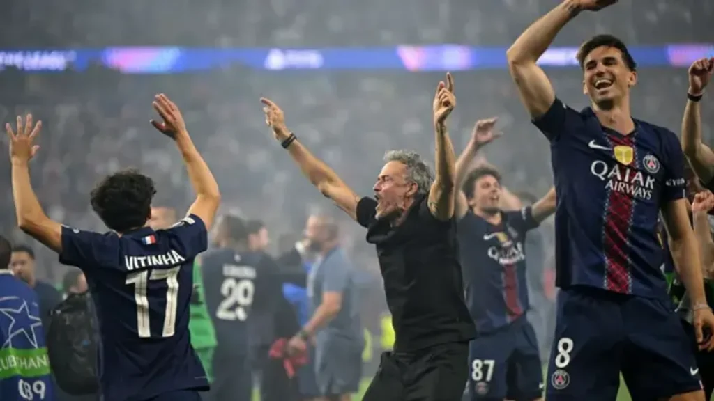 Luis Enrique Persembahkan Dua Trofi Liga Champions untuk Paris Saint-Germain