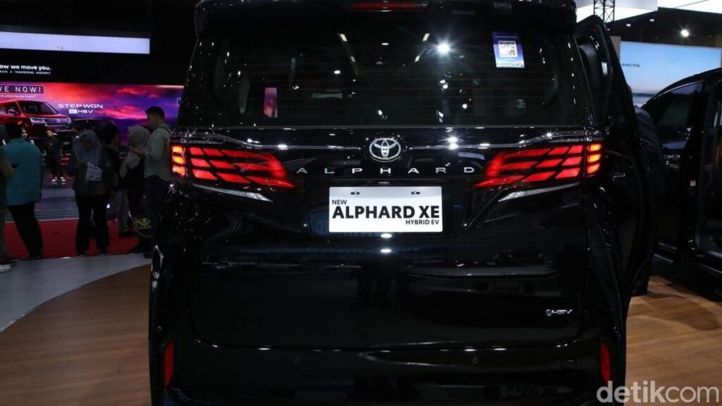 Toyota Alphard XE Resmi Meluncur Simak Perbandingan Pajak Hariannya