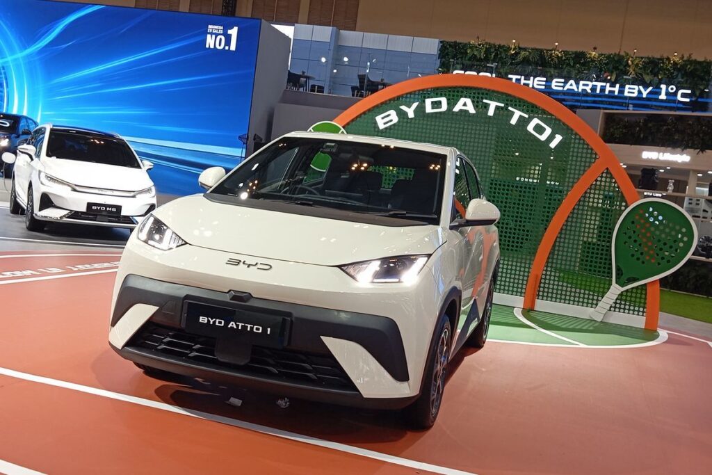 Adu Hemat BYD Atto 1 dan Honda Brio untuk Penggunaan Harian