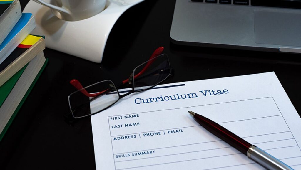 Membuat Curriculum Vitae Profesional agar Dilirik HRD Perusahaan