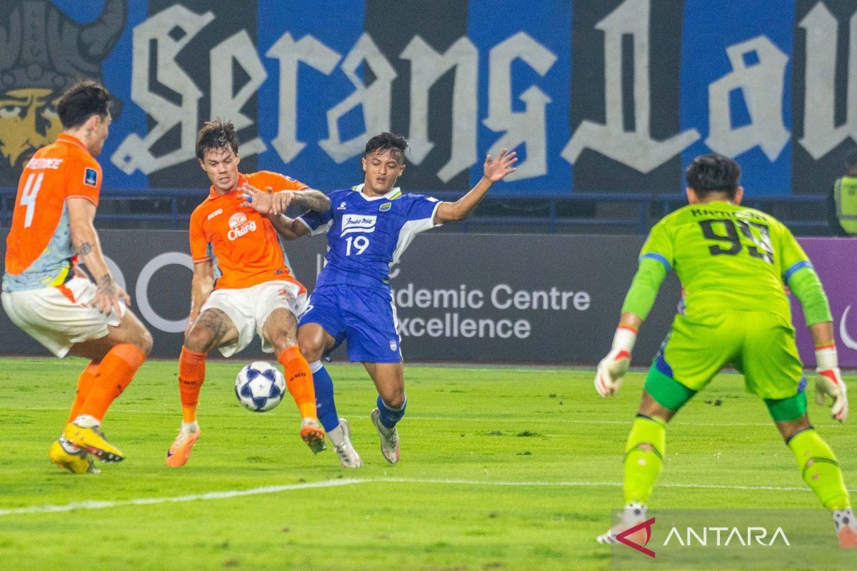 Arema FC Rekrut Alfeandra Dewangga Melalui Skema Transfer dari Persib
