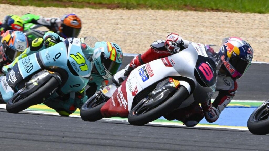 Veda Ega Pratama Terkena Hukuman Long Lap Penalty di Moto3 Hungaria