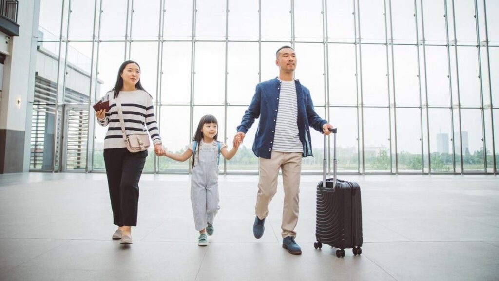 BPS Catat Penurunan Perjalanan Wisatawan Nasional dan Nusantara