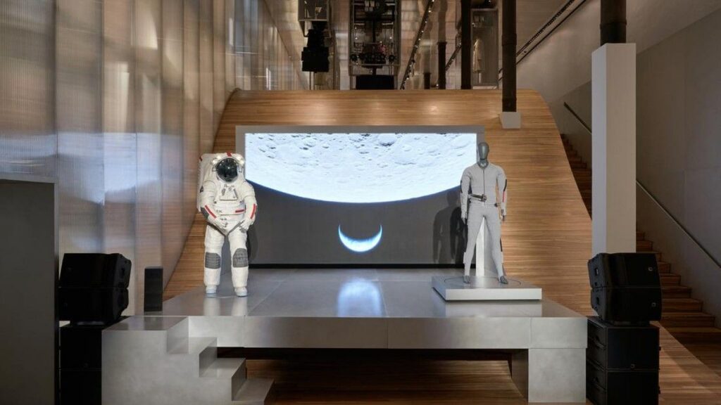 Astronaut Misi Artemis IV Bakal Pakai Pakaian Dalam Canggih Desain Prada