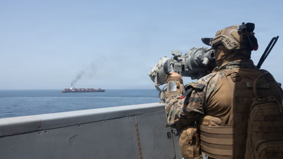 Iran Serang Sejumlah Lokasi Militer Amerika Serikat di Teluk Persia