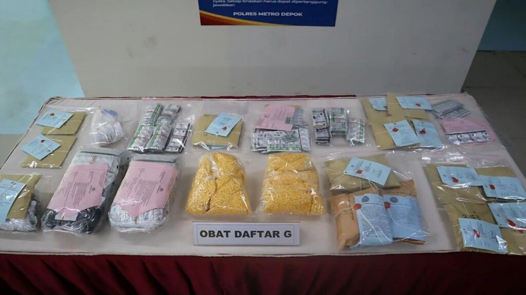 Polres Metro Depok Sita Puluhan Ribu Obat Keras Ilegal