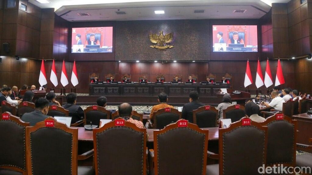 MK Tolak Gugatan Mahasiswa Terkait Aturan Pemilihan Kepala Daerah