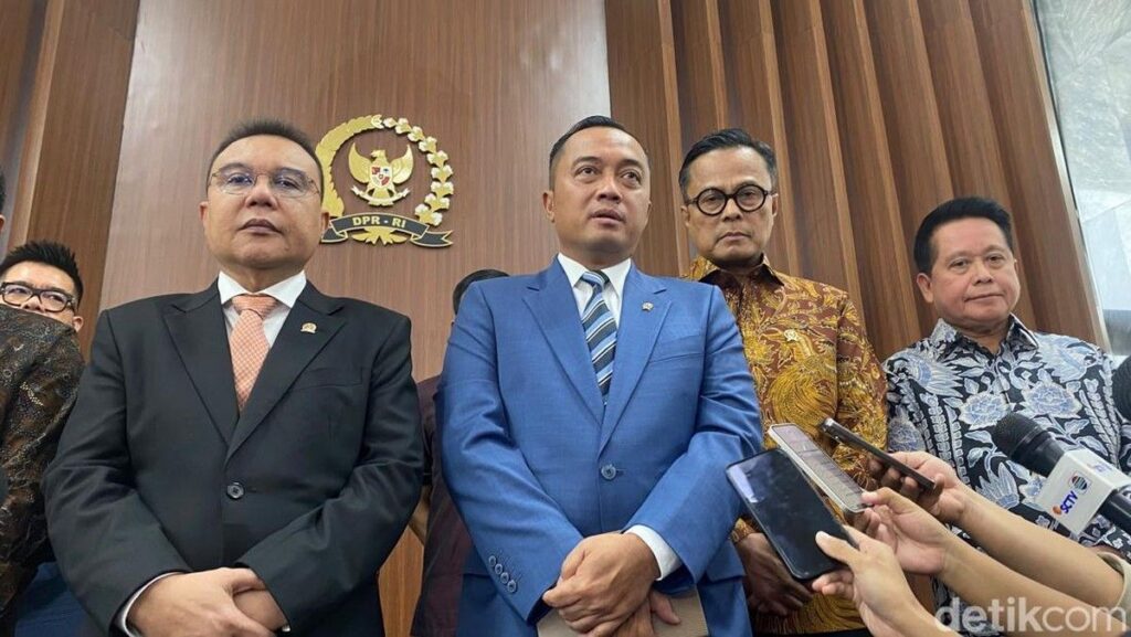 DPR Sahkan UU Polri Mengenai Batas Usia Pensiun Anggota