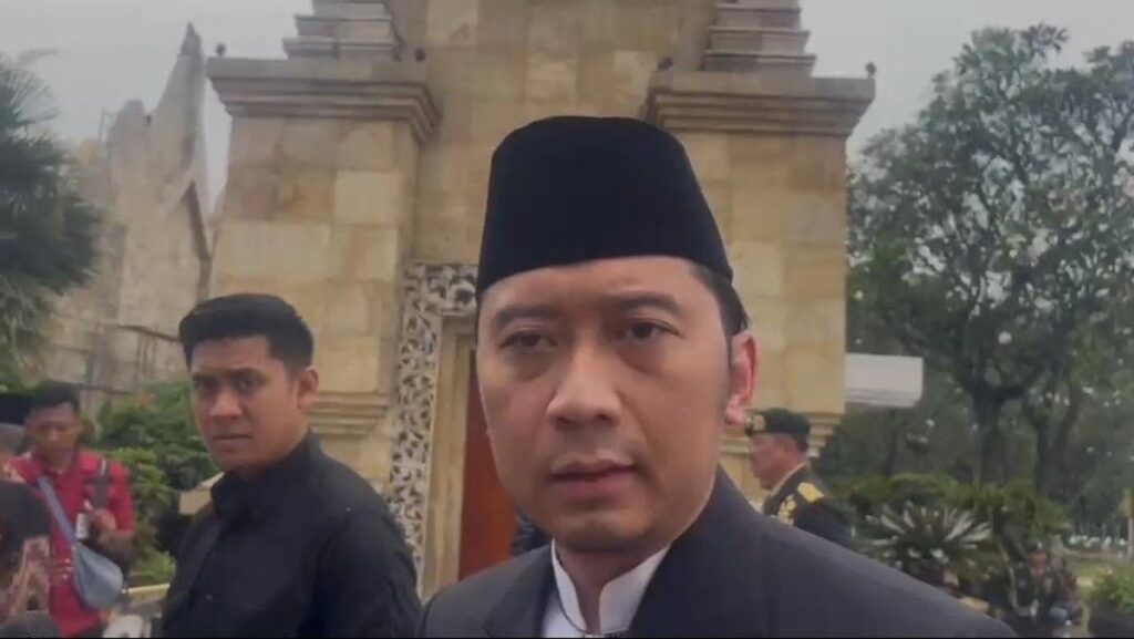 Edhie Baskoro Yudhoyono Menghadiri Pemakaman Mantan Menhan Ryamizard Ryacudu