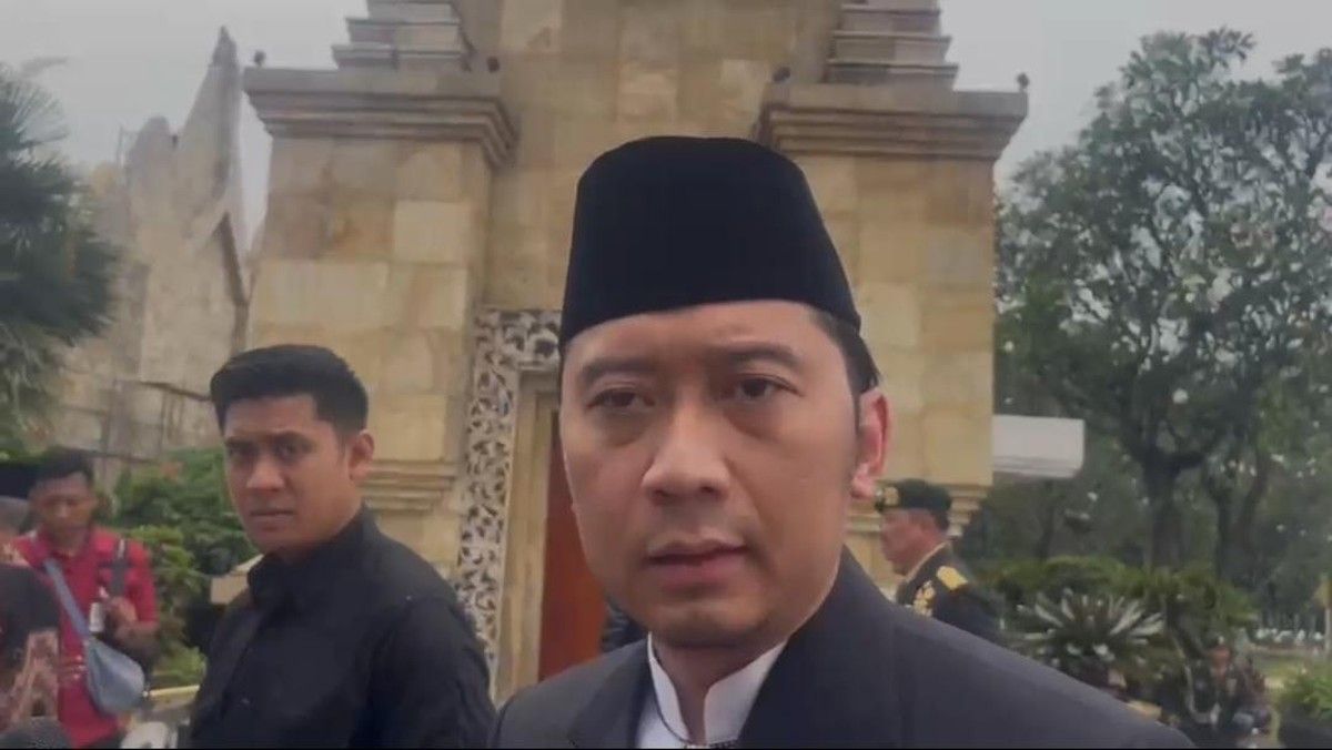 Edhie Baskoro Yudhoyono Menghadiri Pemakaman Mantan Menhan Ryamizard Ryacudu