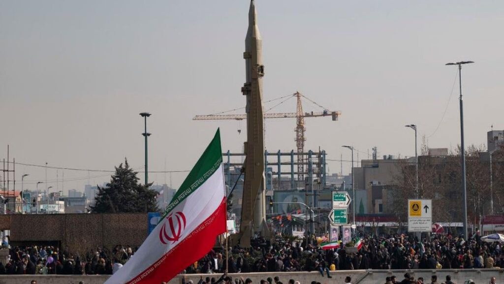 Rudal Iran Rusak Pangkalan Angkatan Udara Israel