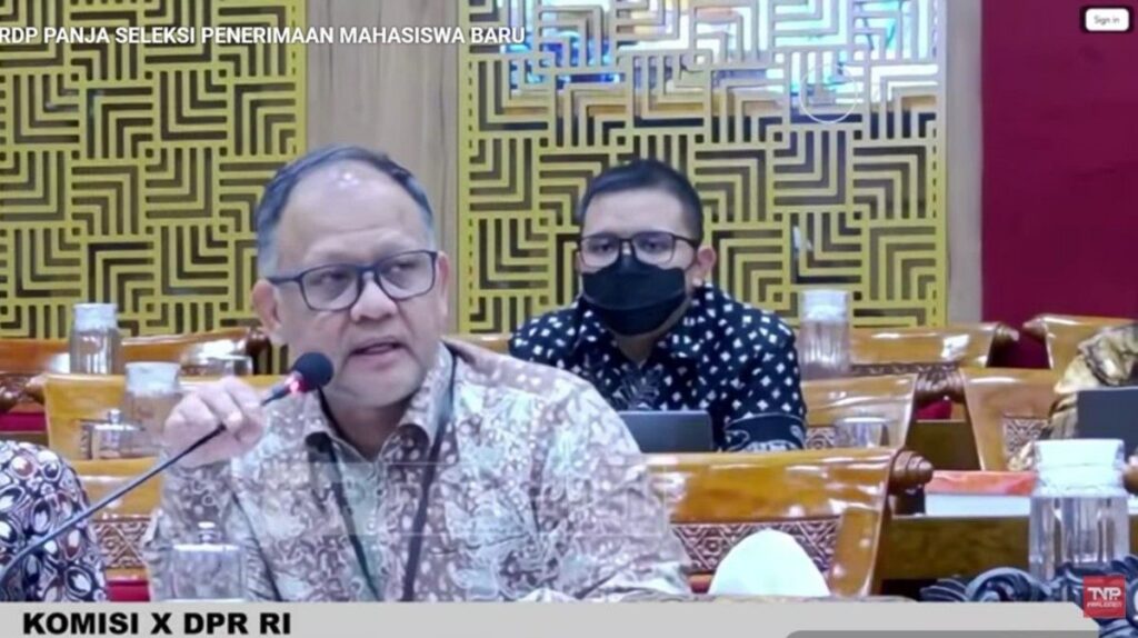 Kemdiktisaintek Kaji Seleksi Bersama Mahasiswa PTN dan PTS