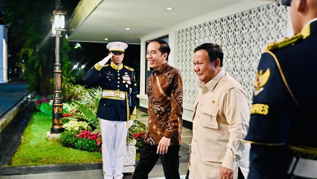 Prabowo Subianto Kirim Anggrek Ungu dan Telepon Jokowi pada Hari Ulang Tahun ke-65