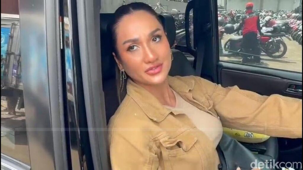 Tengku Dewi Jelaskan Perceraian kepada Anak Pascaperpisahan dengan Andrew Andika