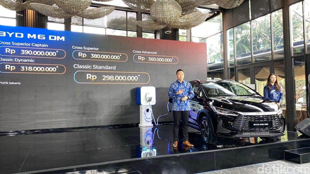 PT BYD Motor Indonesia Meluncurkan M6 DM Seharga Rp298 Juta