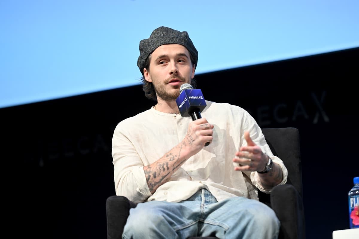 Brooklyn Beckham Abaikan Pesan Damai Orang Tuanya Saat Hari Ayah